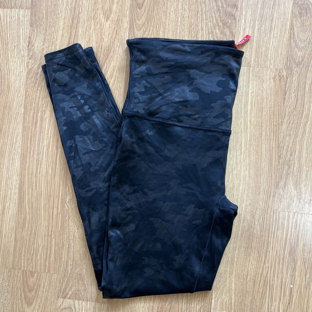 SPANX Leggings Women's Sz 1X High Rise Black Camouflage Tummy Control Workout - Picture 13 of 16
